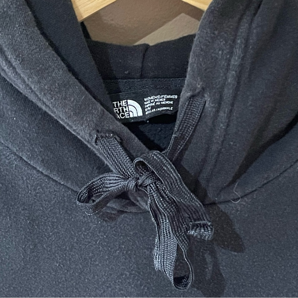 The North Face Men's Black Pullover Hoodie - Picture 5 of 6